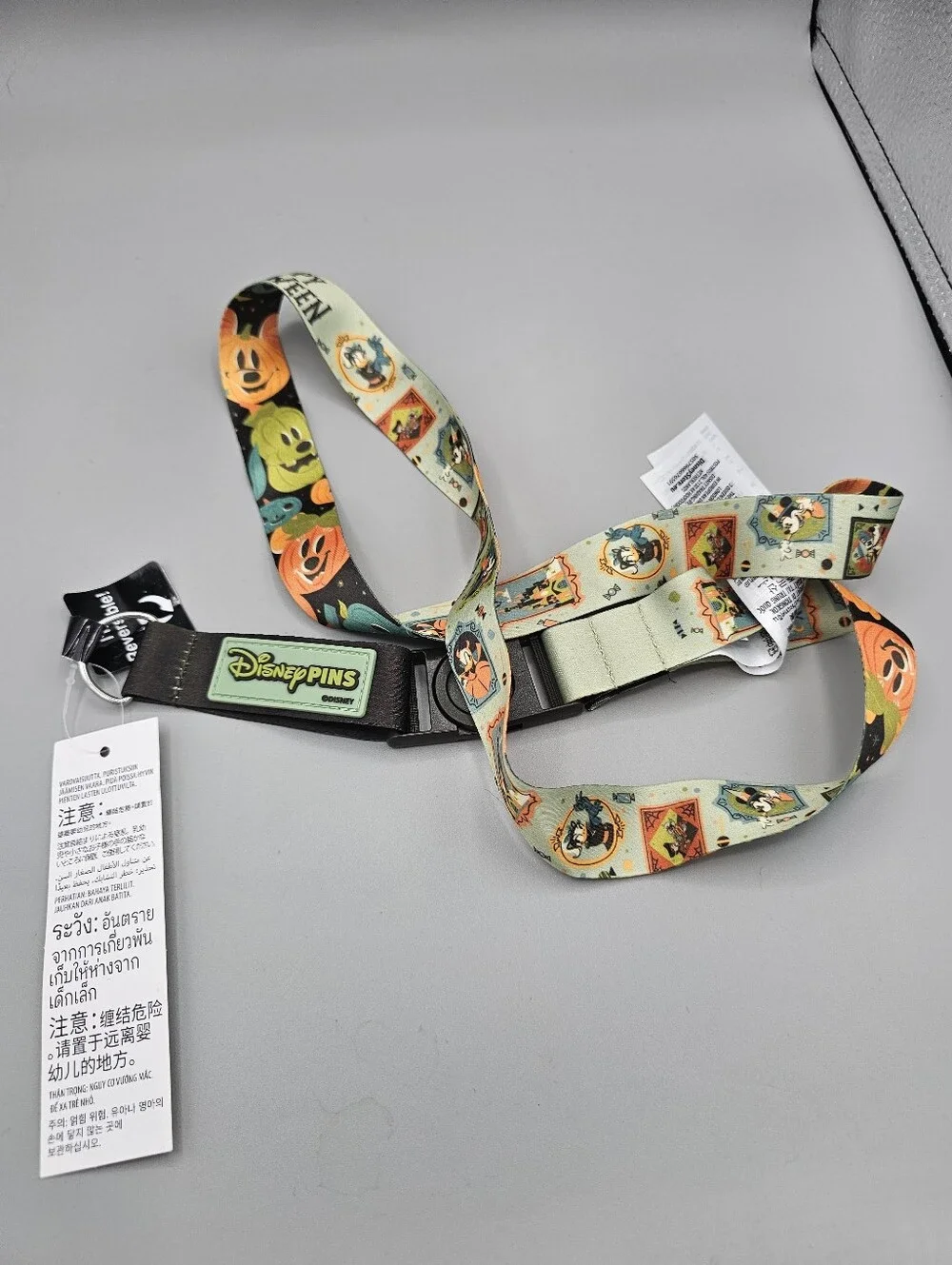 Disney Parks Halloween Reversible Lanyard Mickey Mouse Pumpkin Goofy Donald 2025